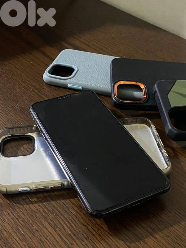 iphone 11 pro max (NOT opened) as new 3