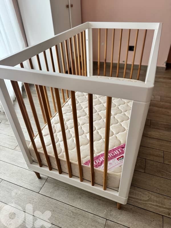 Like new baby crib - gently used & loved 2