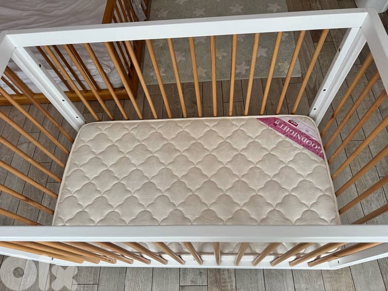 Like new baby crib - gently used & loved 3