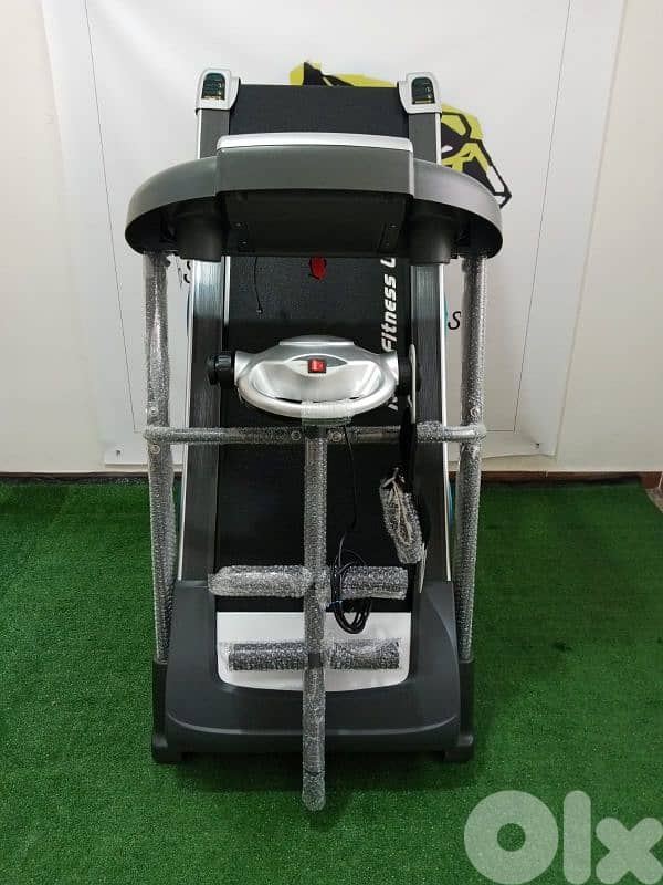 NNew fitness  treadmill 2,5hp, vibration massage 5