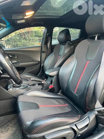 Hyundai  veloster 2020