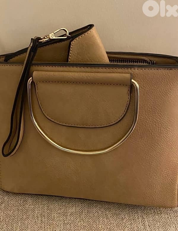 beige handbag and wallet 1