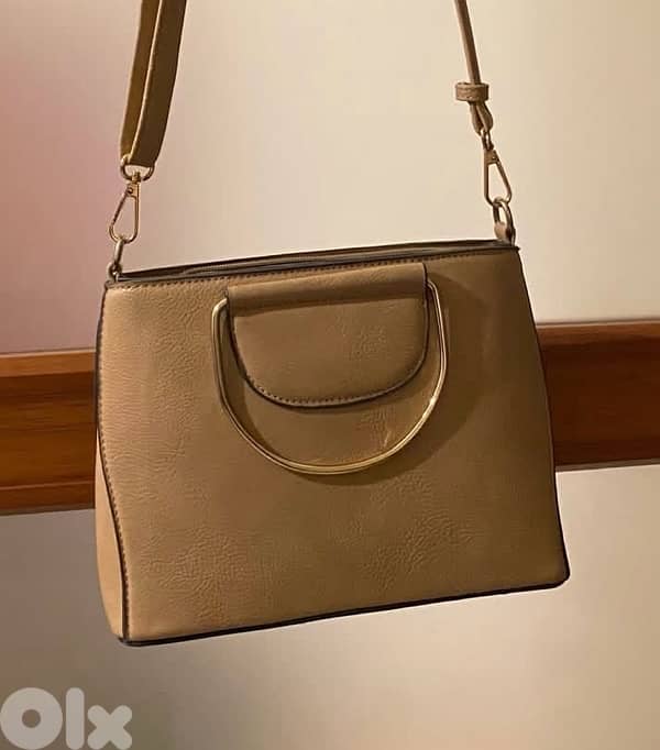 beige handbag and wallet 3