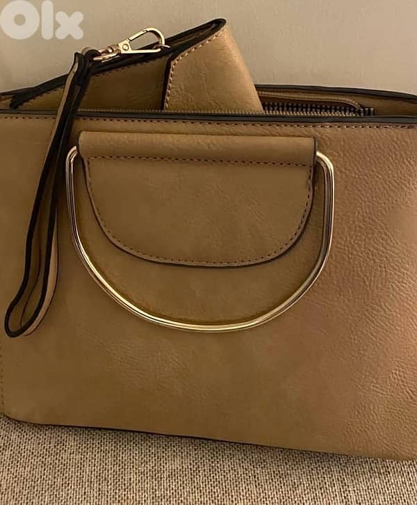 beige handbag and wallet 4