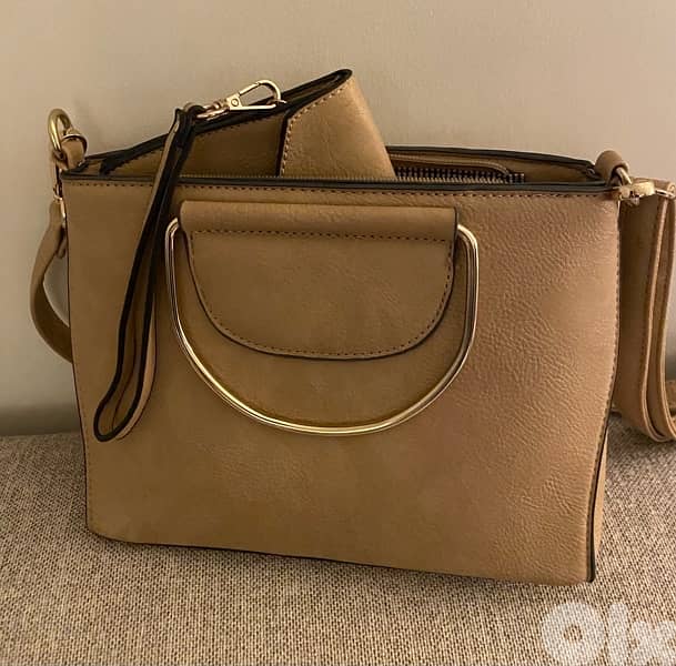 beige handbag and wallet 8