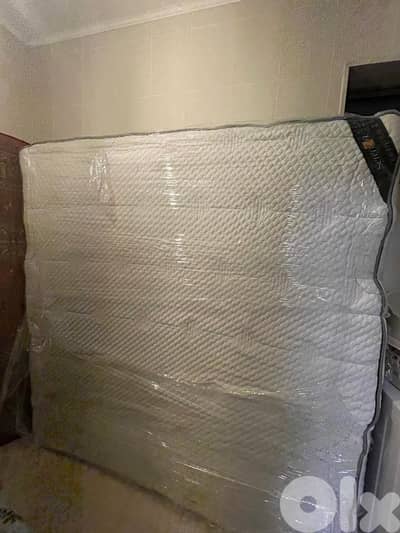 200x200 Mattress for Sales (Excellent Condition) -  فرشة ٢٠٠ في ٢٠٠