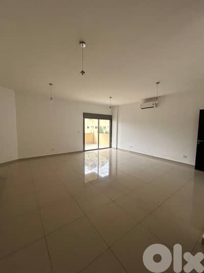 Apartment for sale in Zouk Mosbeh شقة للبيع في زوق مصبح