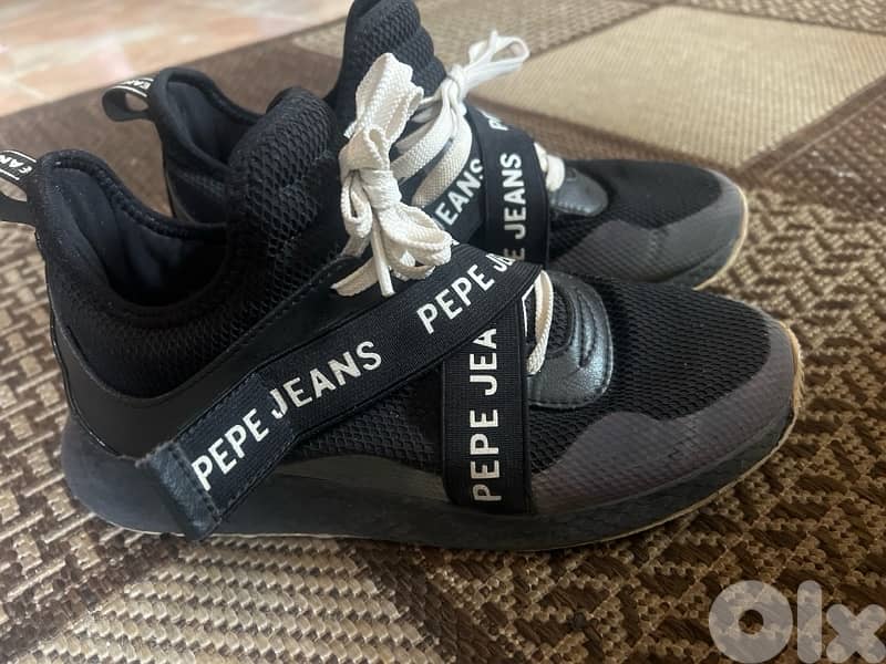 used pepe jeans shoes 1