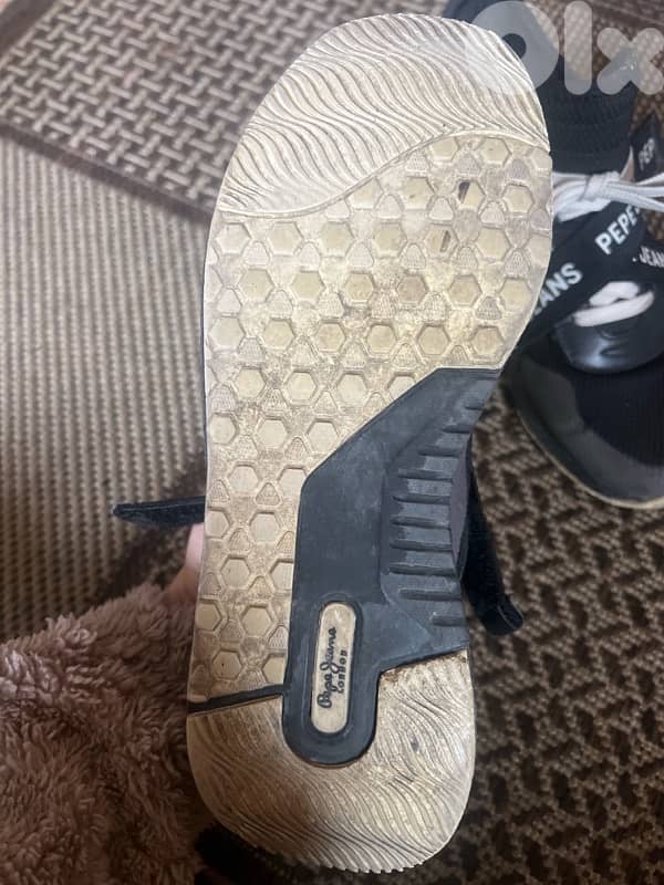 used pepe jeans shoes 3