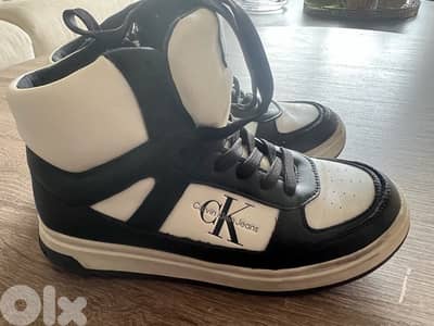 calvein klein shoes like new unisex