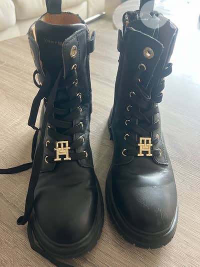 tommy hilfiger boots for girls good condition
