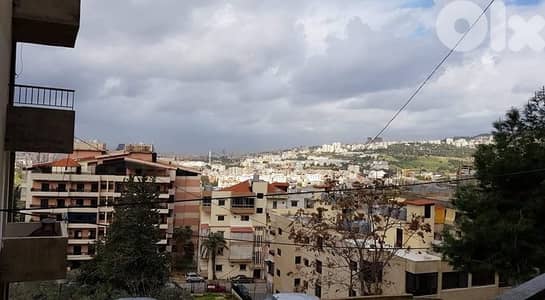 شقة واسعه و مطله للإيجار في شويفات، مساحتها ٢٠٠ مترًا مربع موقع رائع