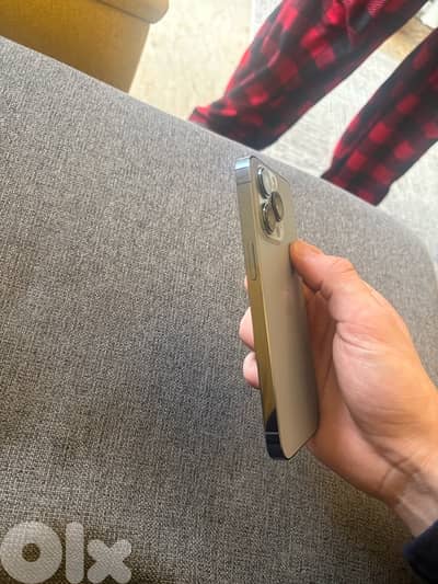 Iphone 13 pro 0 scratches everything original
