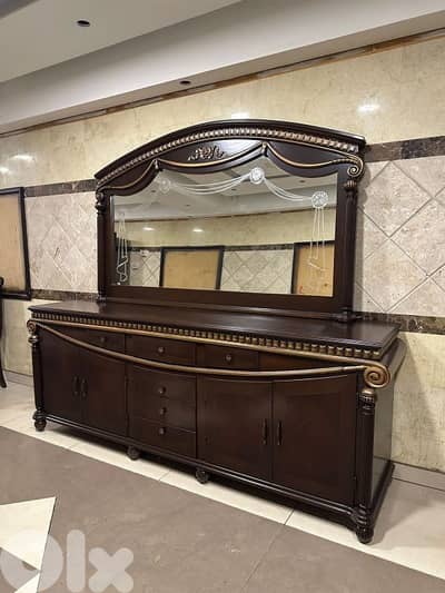 درسوار مع مرايا خشب زان كتير مرتب