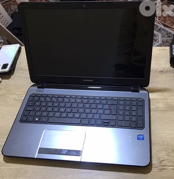 HP Compaq 15-s100 4