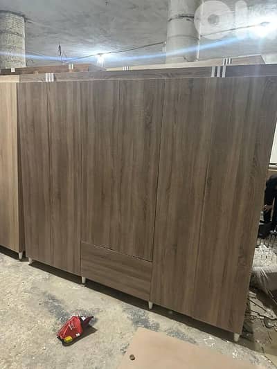 خزانة ست درف 240 سم ملبسة بالكامل من برا وجوا لون ابيض