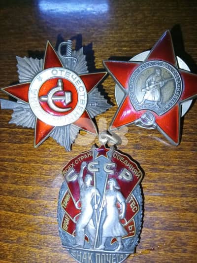 نياشين فضة روسية انتيكا سعرهم 250 دولار