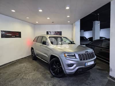 2015 Jeep Grand Cherokee Altitude Grey/Black Leather Like New!