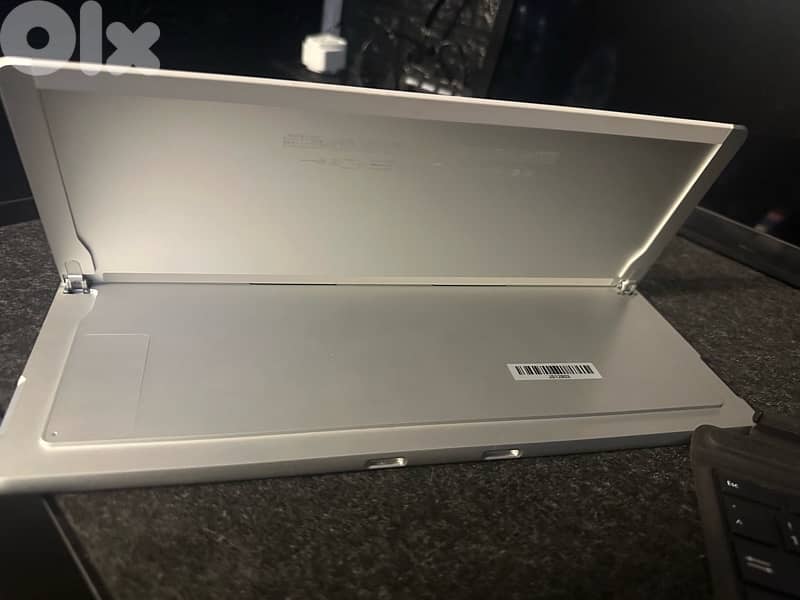 Microsoft surface pro 8 4