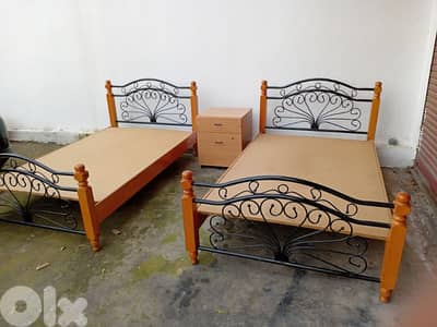 تختين  كموند اوروبي شبه جديد متنين