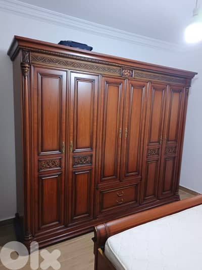 اوضة نوم كلاسيك شغل برا مع فرشة