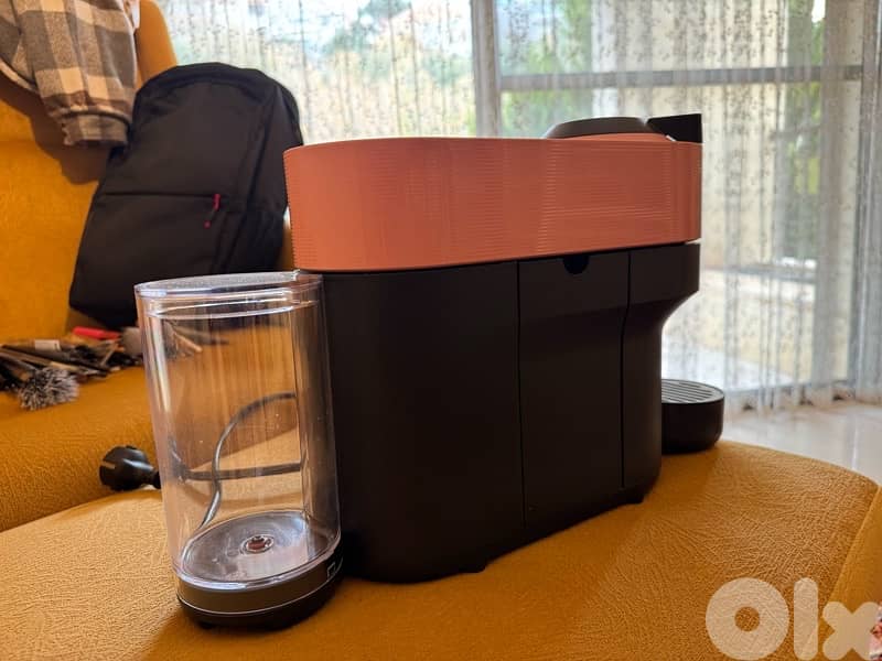 Nespresso Coffee Machine - Like New 2