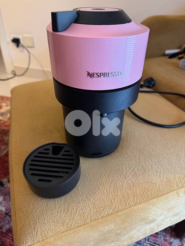 Nespresso Coffee Machine - Like New 3