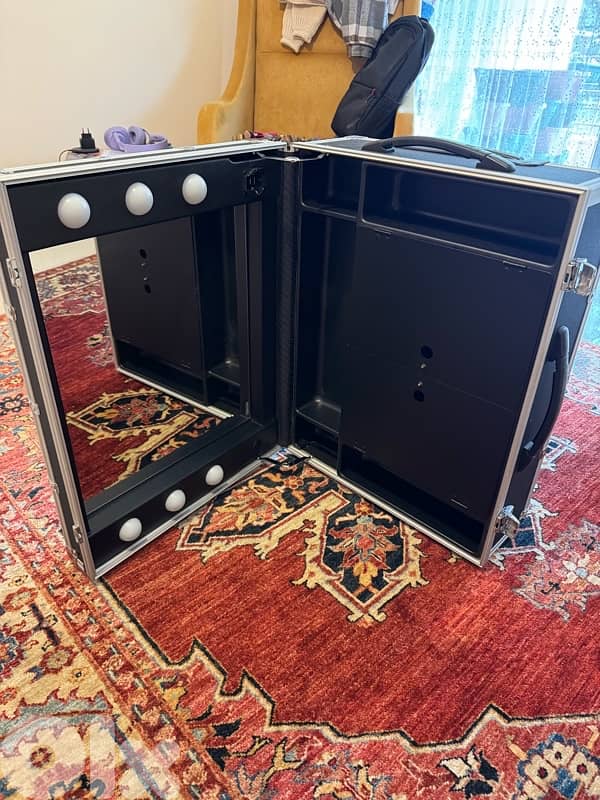 Portable Makeup Stand with lights 3