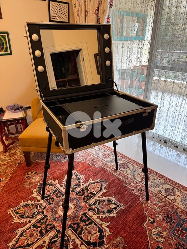 Portable Makeup Stand with lights 4