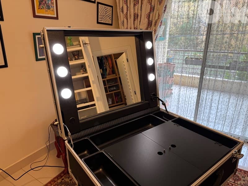 Portable Makeup Stand with lights 8