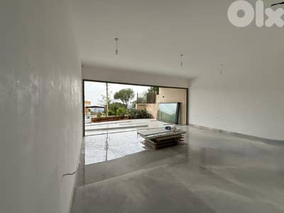 شقة فخمة للبيع في برمانا/العيون Apartment in Broummana/Al oyoun