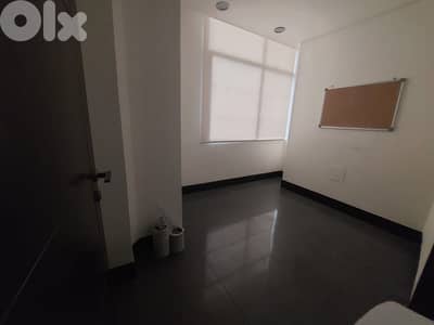 Office For Rent In Dora  مكتب للإيجار في الدورة