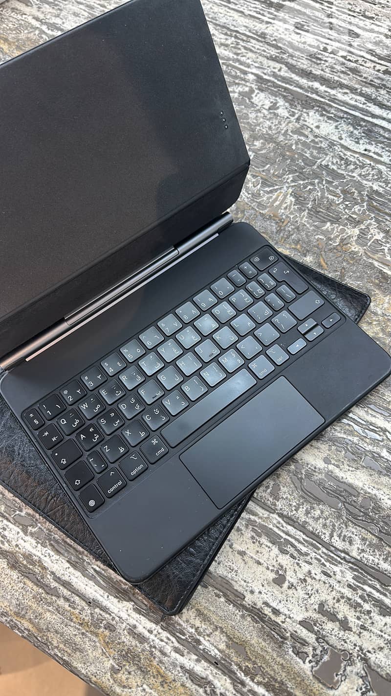 IPAD PRO M1 3rd generation 256gb + apple keyboard and apple pencil 2