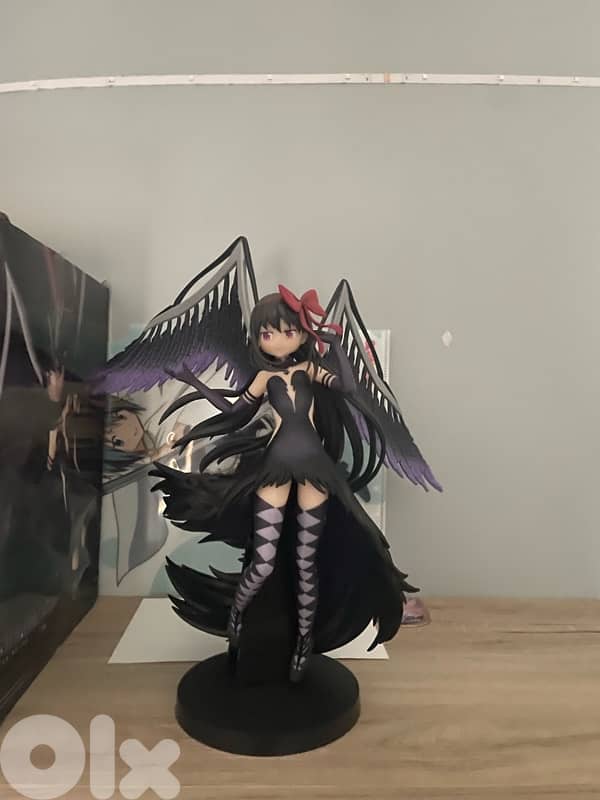 ultimate homura figure ( rare ) 1