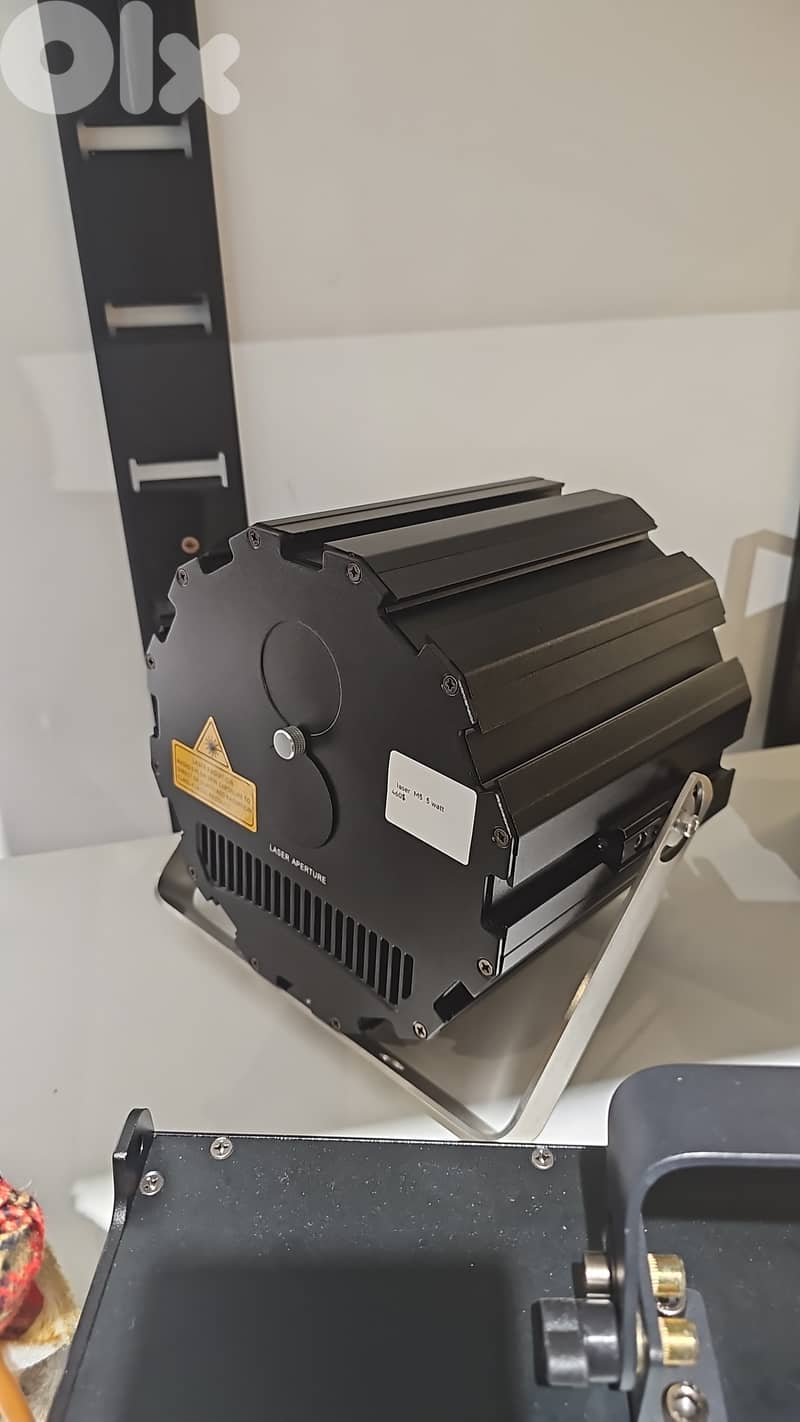 proffesionel stage equipments speakers/lightings/coneffti/co2/screen 3