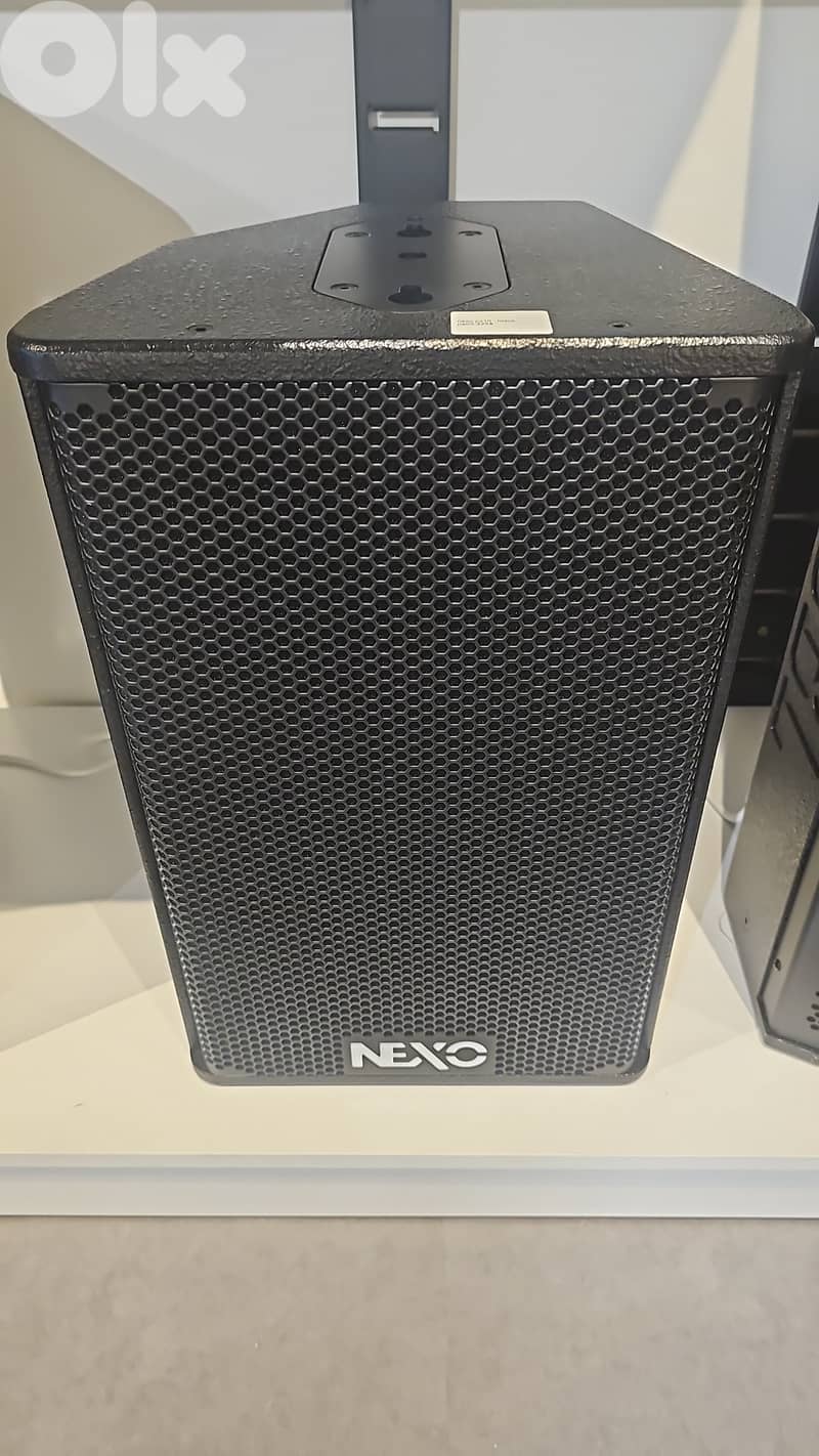 proffesionel stage equipments speakers/lightings/coneffti/co2/screen 9