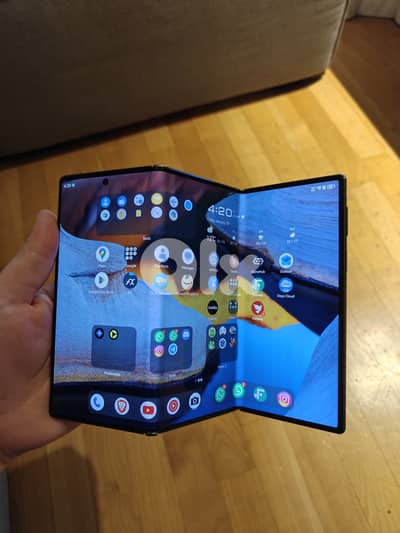 Huawei Mate XT Ultimate Edition 1TB Tri-Fold - Like New