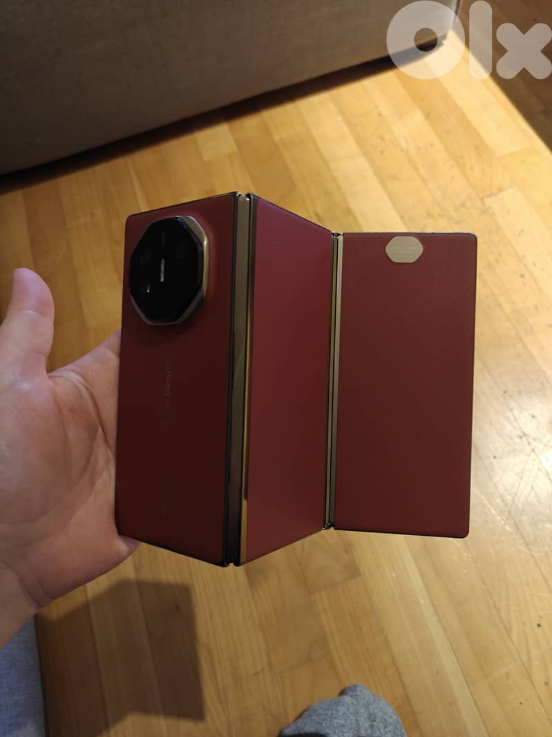 Huawei Mate XT Ultimate 1TB Tri-Fold - Like New 2