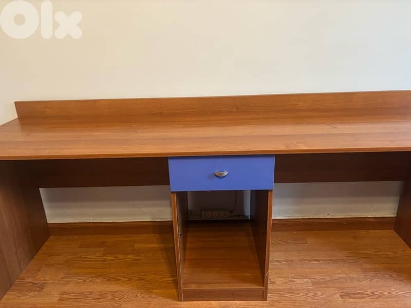 desk 210 cm with table tv with drawers. 1
