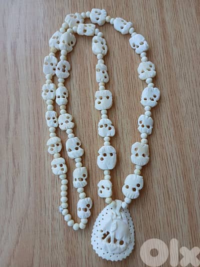 سنسال قديم جداً شغل إيد طول ٧٠ سنتي  antique necklace