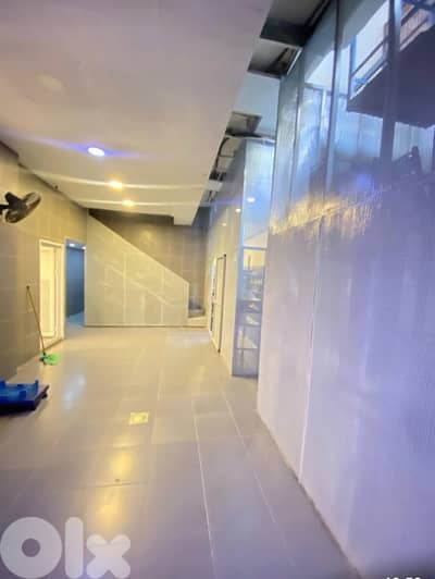 Central kitchen with delivery access