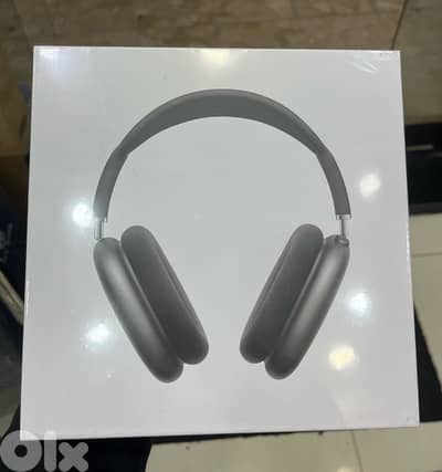 New  apple airpods maxes