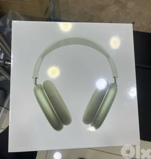 New  apple airpods maxes 2