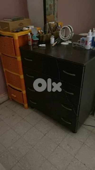 كومود وشوفنير