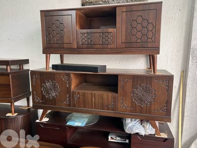 طاولة تلفزيون فراكي جديدة من المعمل