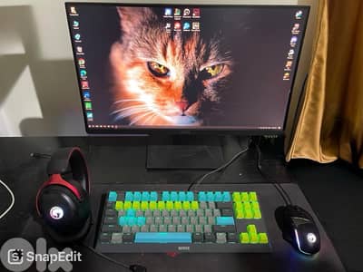 كمبيوتر كامل للبيع مع كل اغراضه