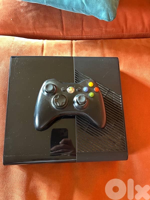 VERIFIED XBOX 360 WITH CONTROLLERS AND 18 GAMES 1