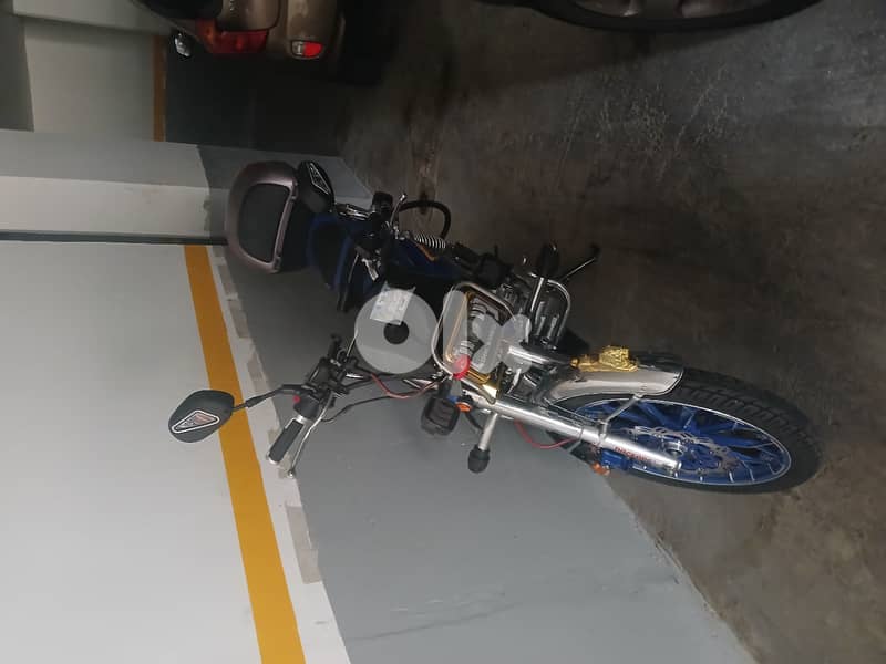 MOTO CG 150CM2 NEUVE IMMATRICULEE 5