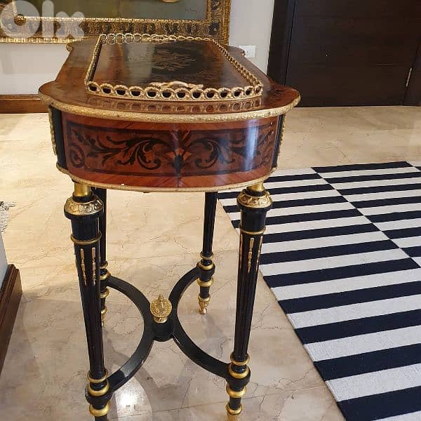 French table/ Jardinière Antique 5