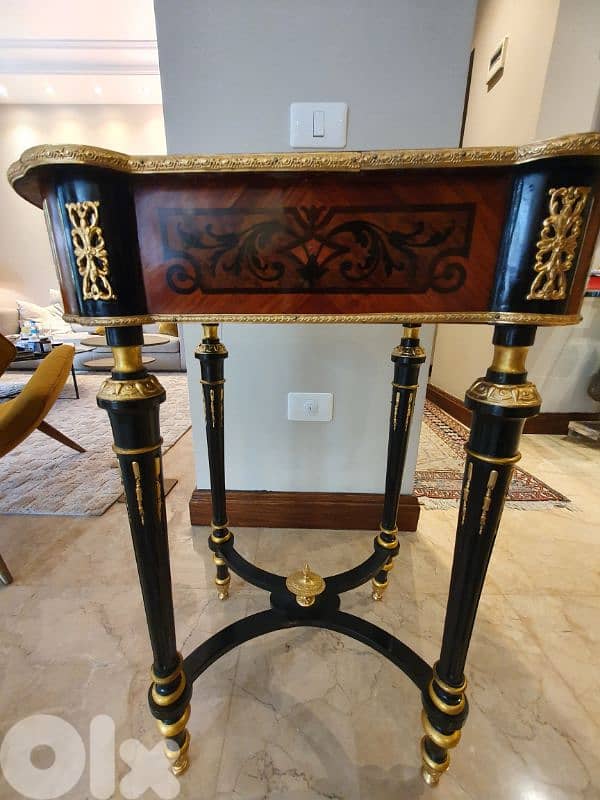 French table/ Jardinière Antique 8